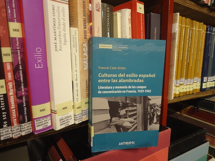 El libro de Francie Cate-Arries, en la Biblioteca de la Casa de la Memoria.
