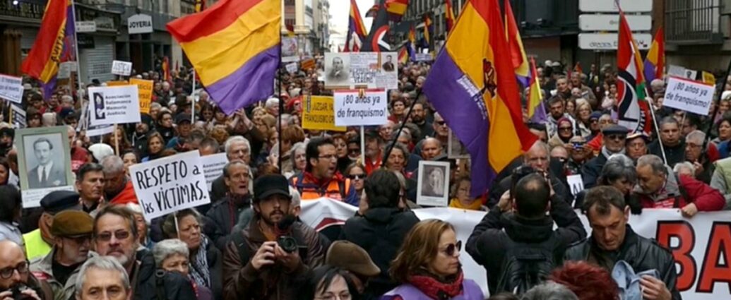 Manifestación por una Ley de Memoria (encuentroporlamemoria.org).