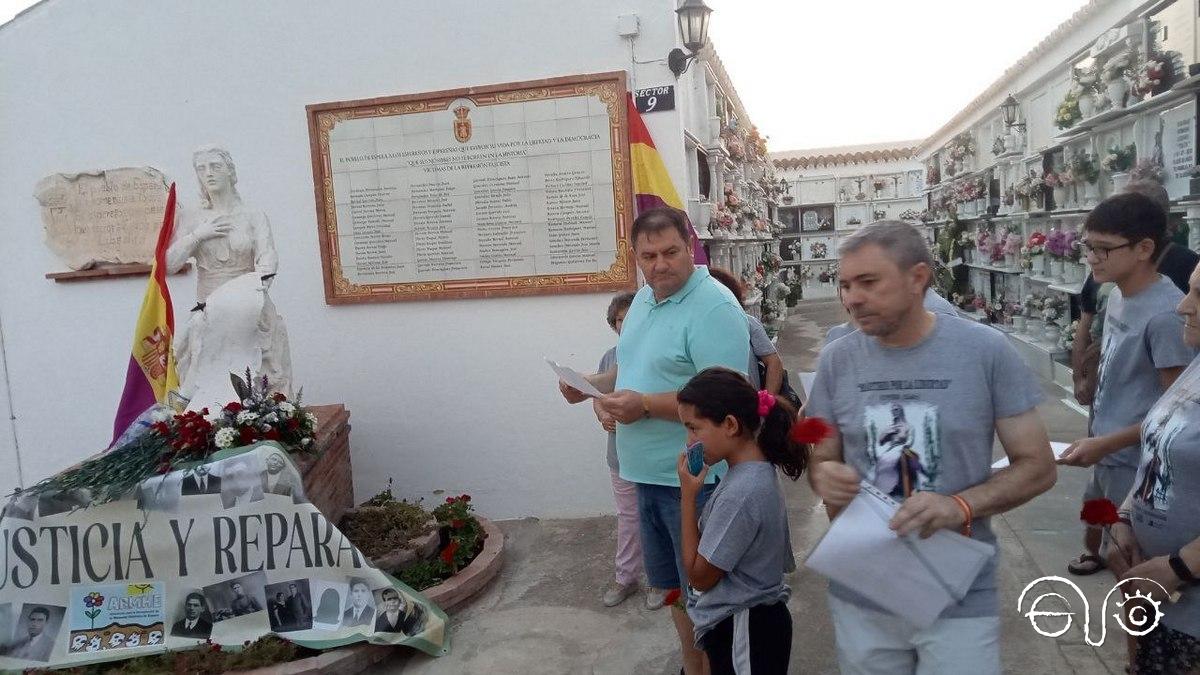 Pedro Romero, durante la lectura de los nombres de las personas asesinadas durante la represión en Espera.