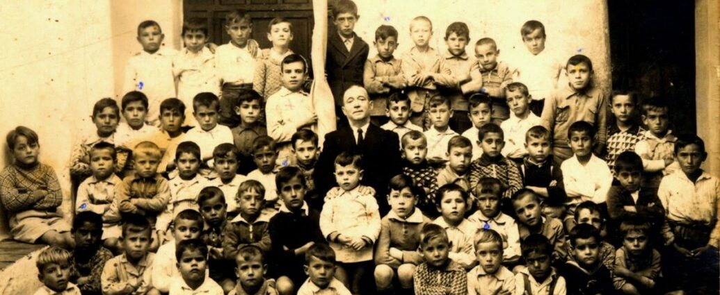 Ildefonso Rabanillo en su escuela en la calle Vallecillo Luján nº 21, en el año 1935. Imagen cedida por Juan Antonio García Rojas,