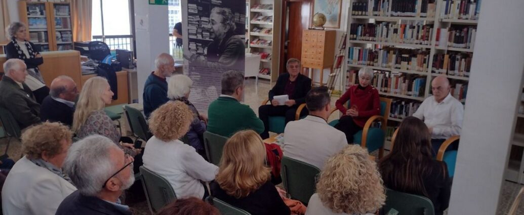 Presentación del libro en la Biblioteca de Ubrique.