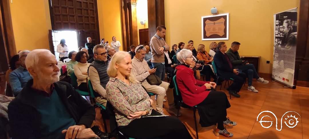 La familia de Pilar Infante, procedente de Londres, asistió también al acto de homenaje a Jesús Ynfante.